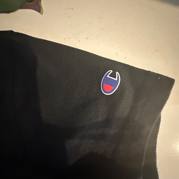 Champion Kids Black T-Shirt With Logo Print Size 5/6 Cotton/Polyester Blend - Picture 5 of 5